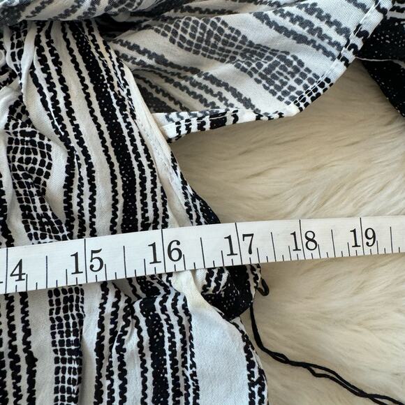 ASTR The Label Off Shoulder Stripe Crop Top Size Large NWT - Picture 8 of 11